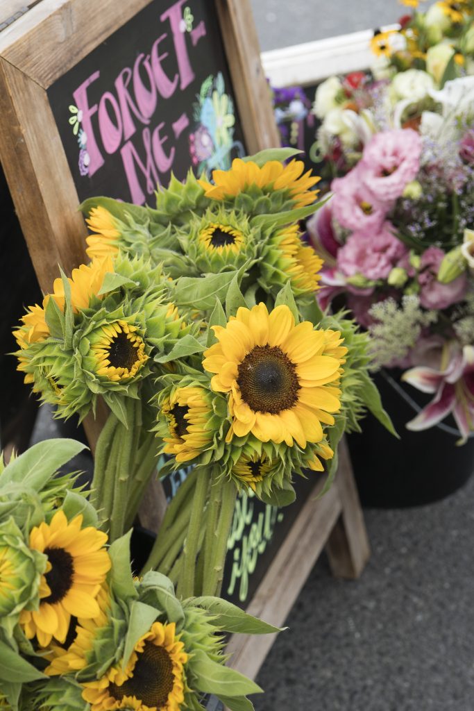 Lovely arranged flower arrangements.