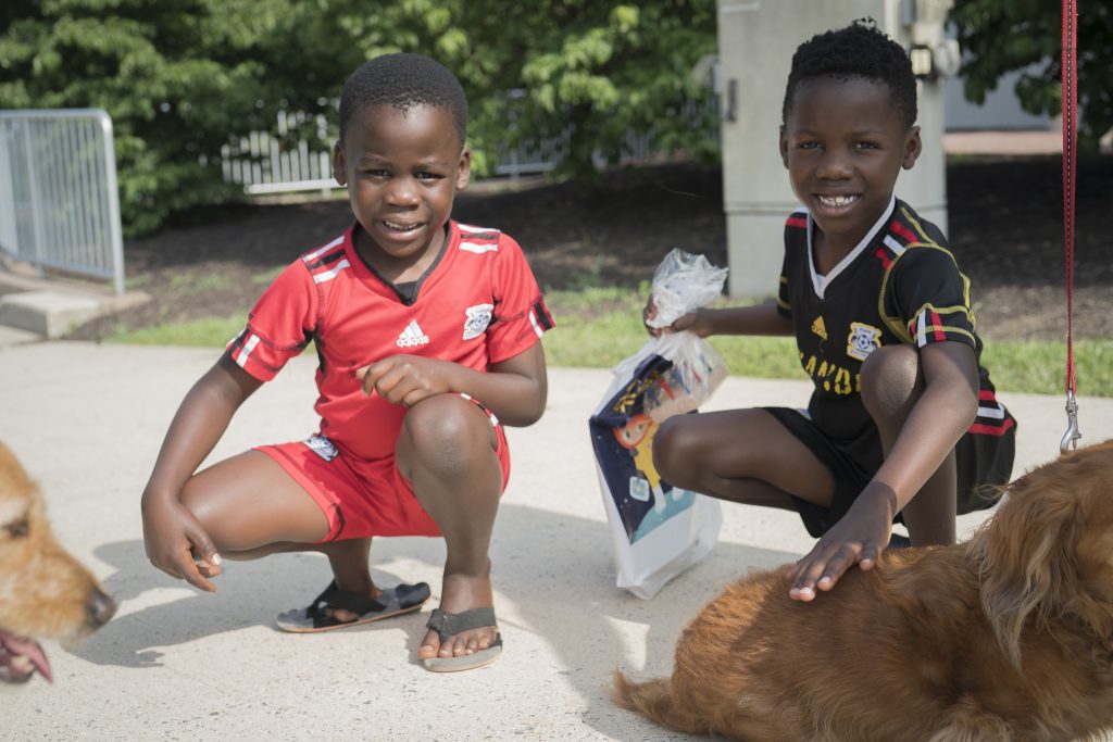 Kids and dogs at the market, you can't beat that!