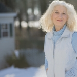 Nature lightening in the snow with a lens filter. A silver reflector finishes the job. So much fun!